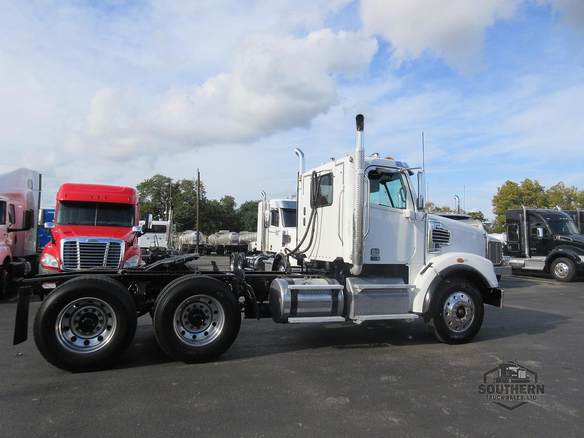 Used 2019 FREIGHTLINER 122SD