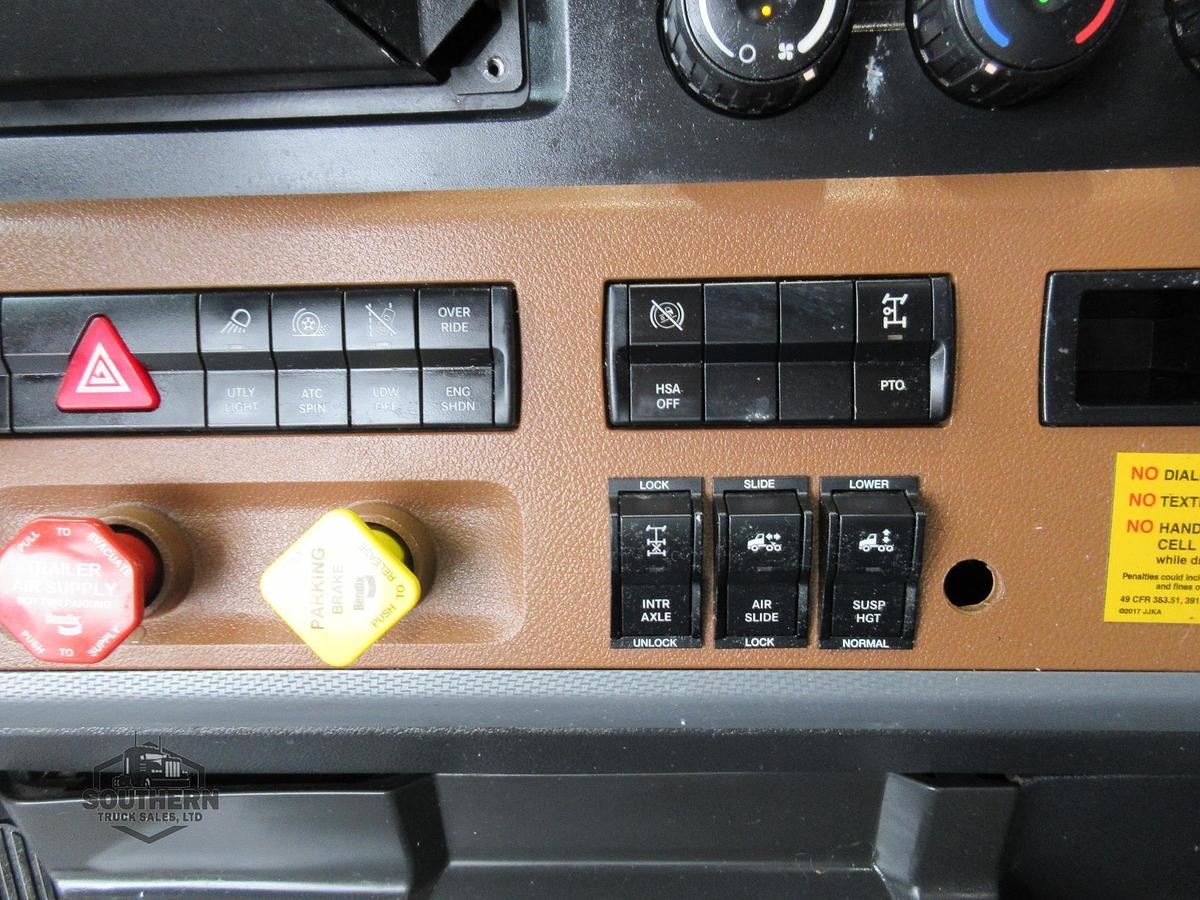 Used 2020 FREIGHTLINER CASCADIA 126