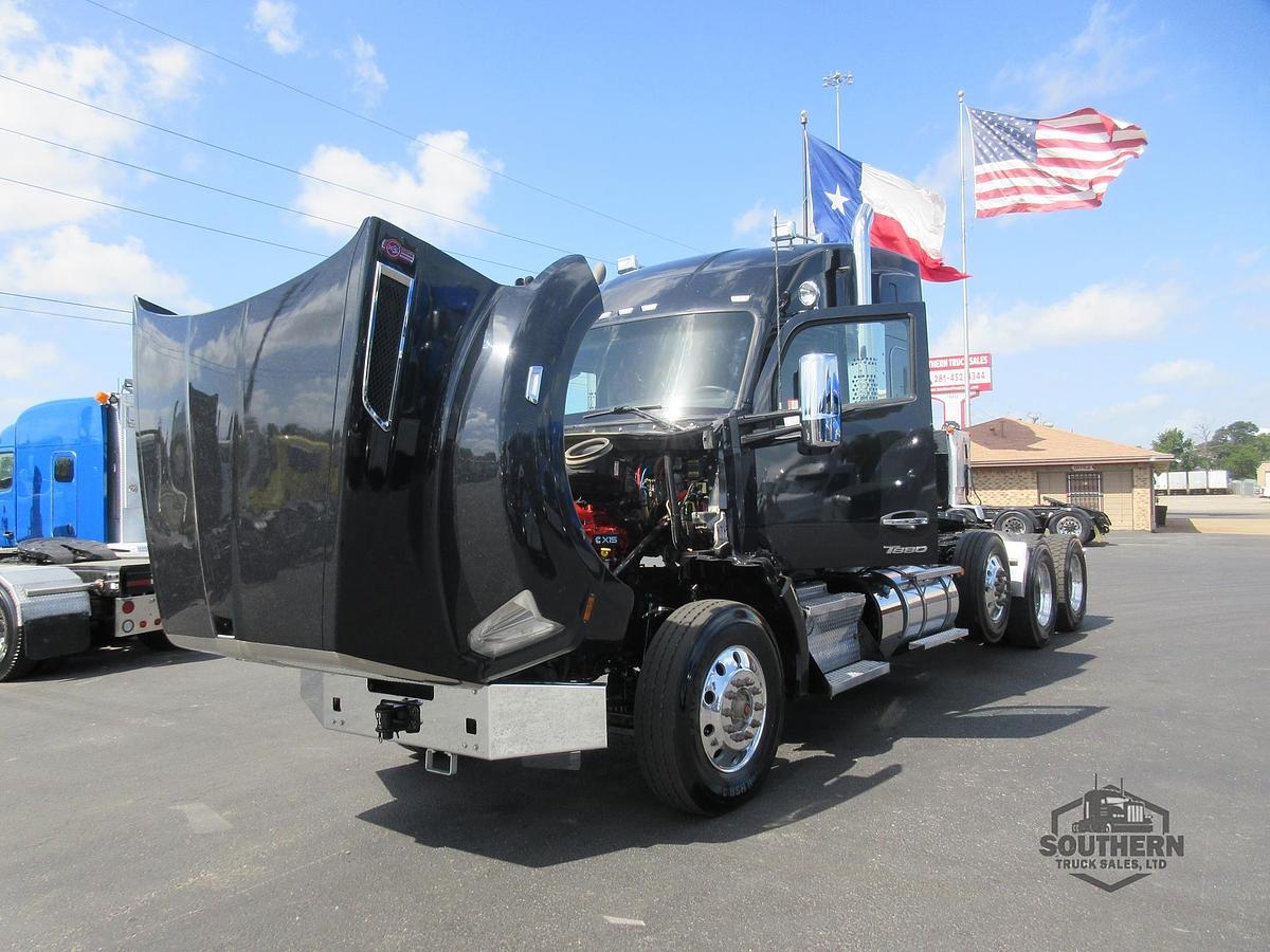 Used 2023 KENWORTH T880