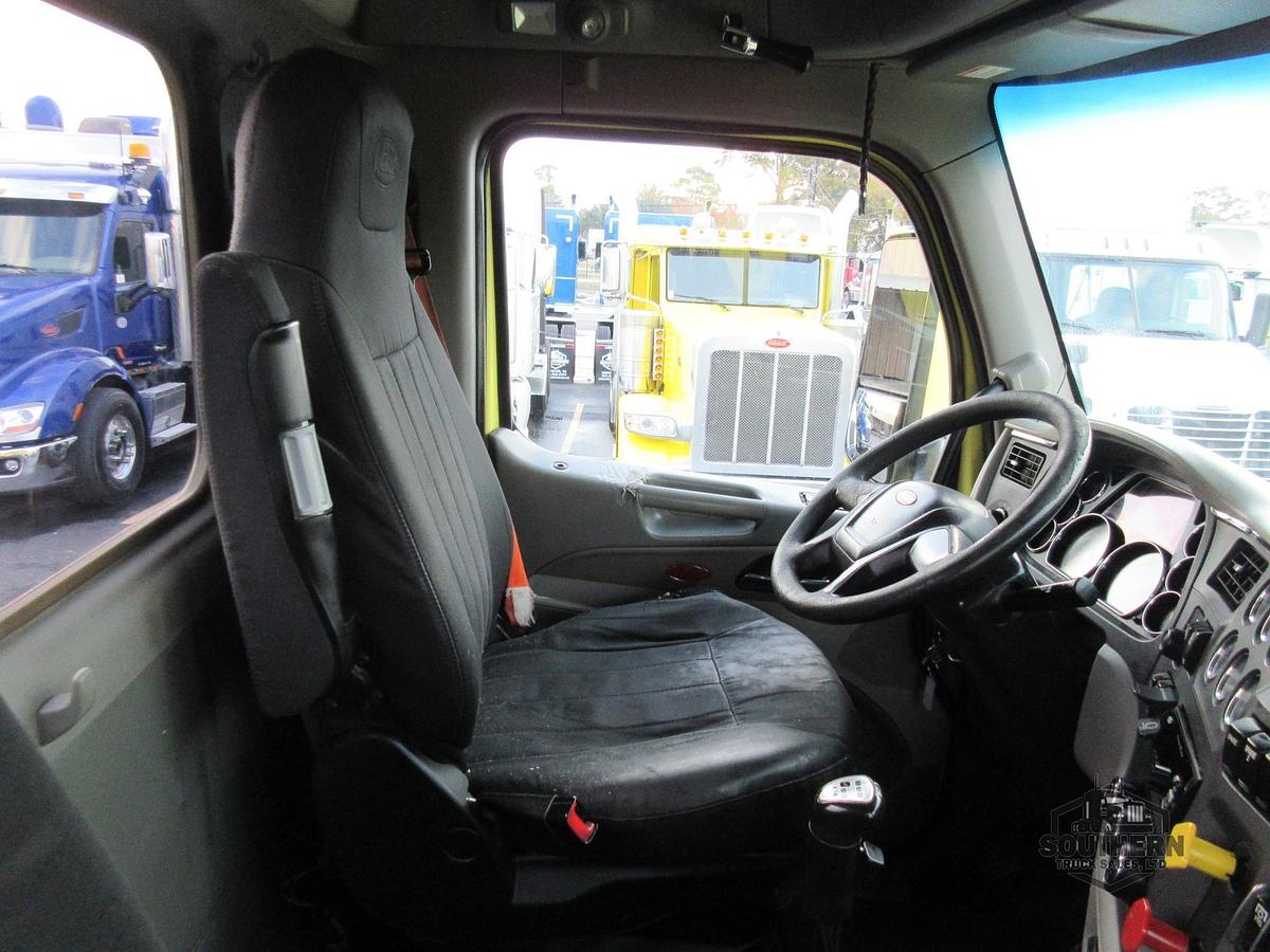 Used 2020 PETERBILT 567