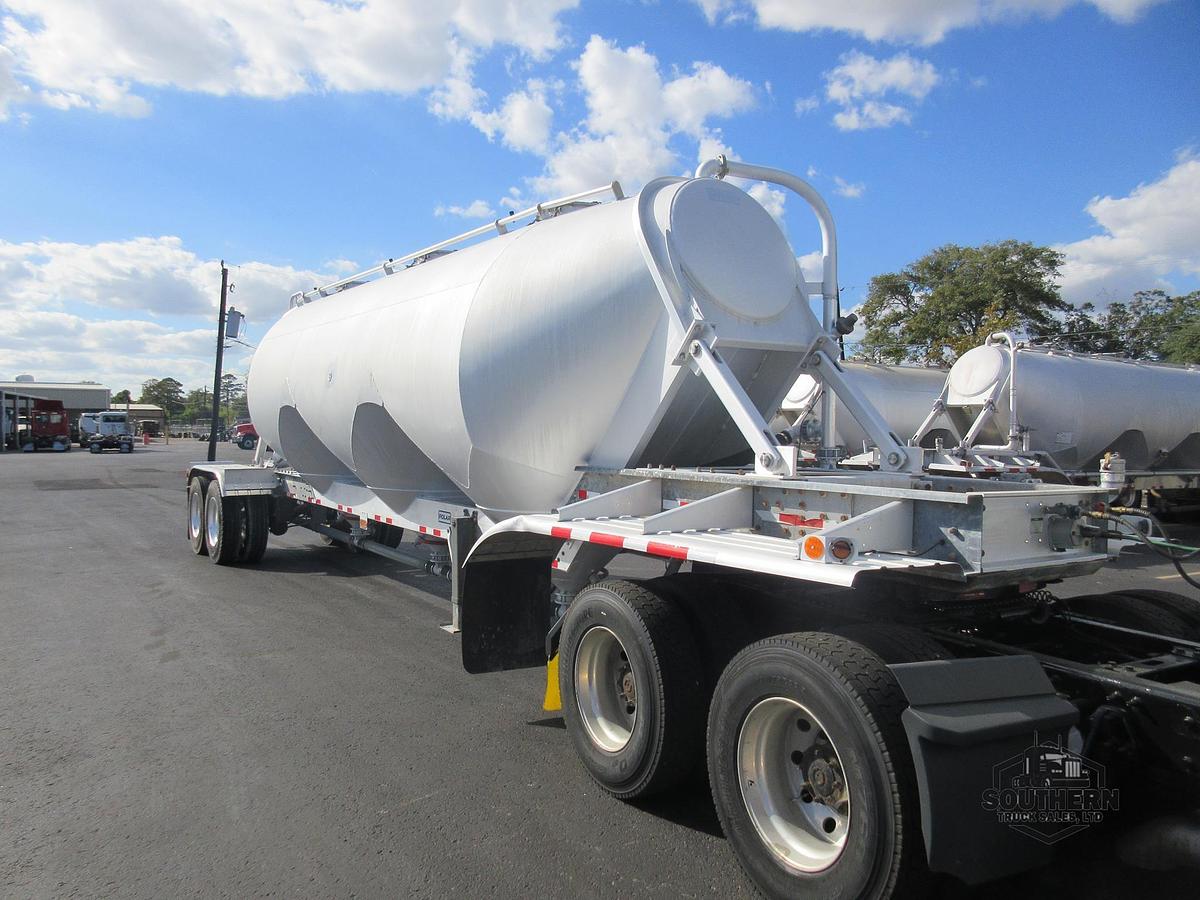 Used 2011 POLAR 41 ft