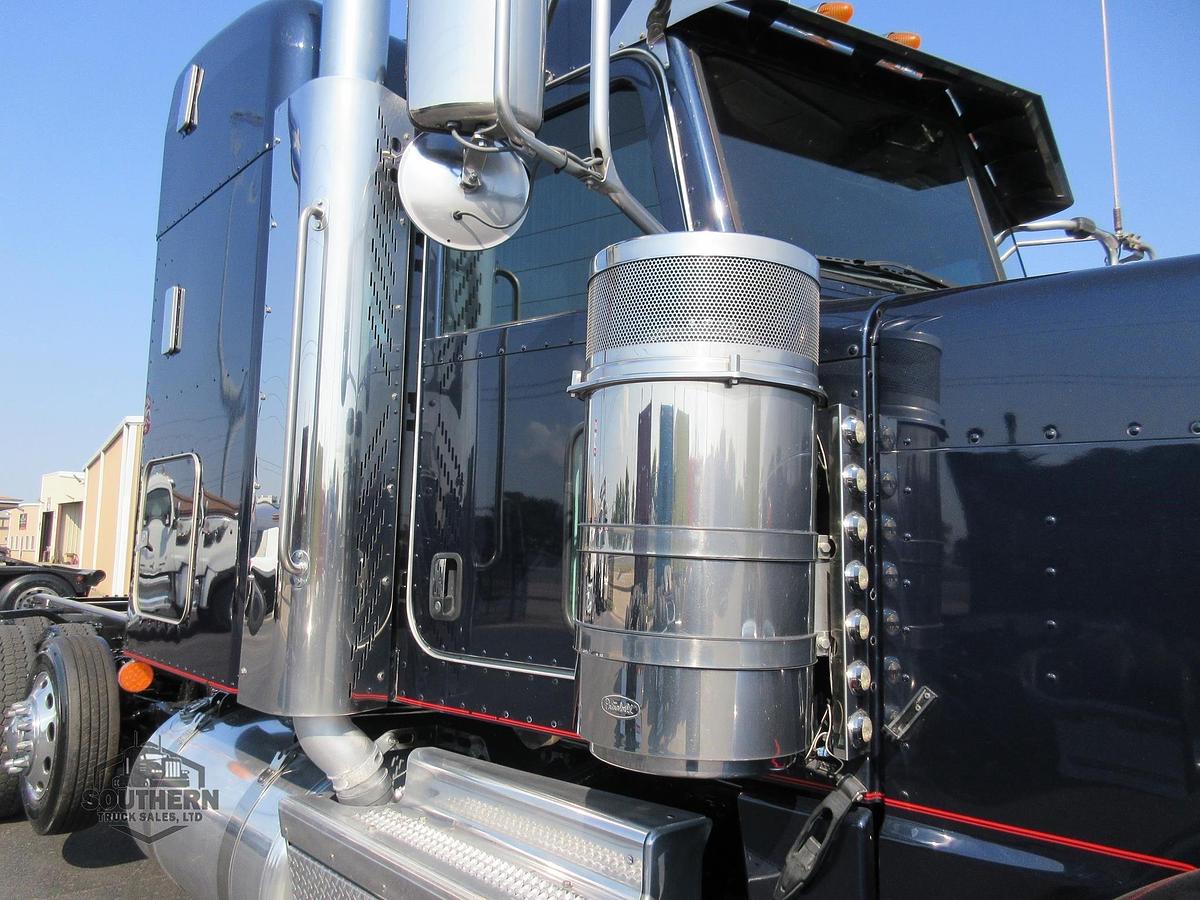 Used 2019 PETERBILT 389