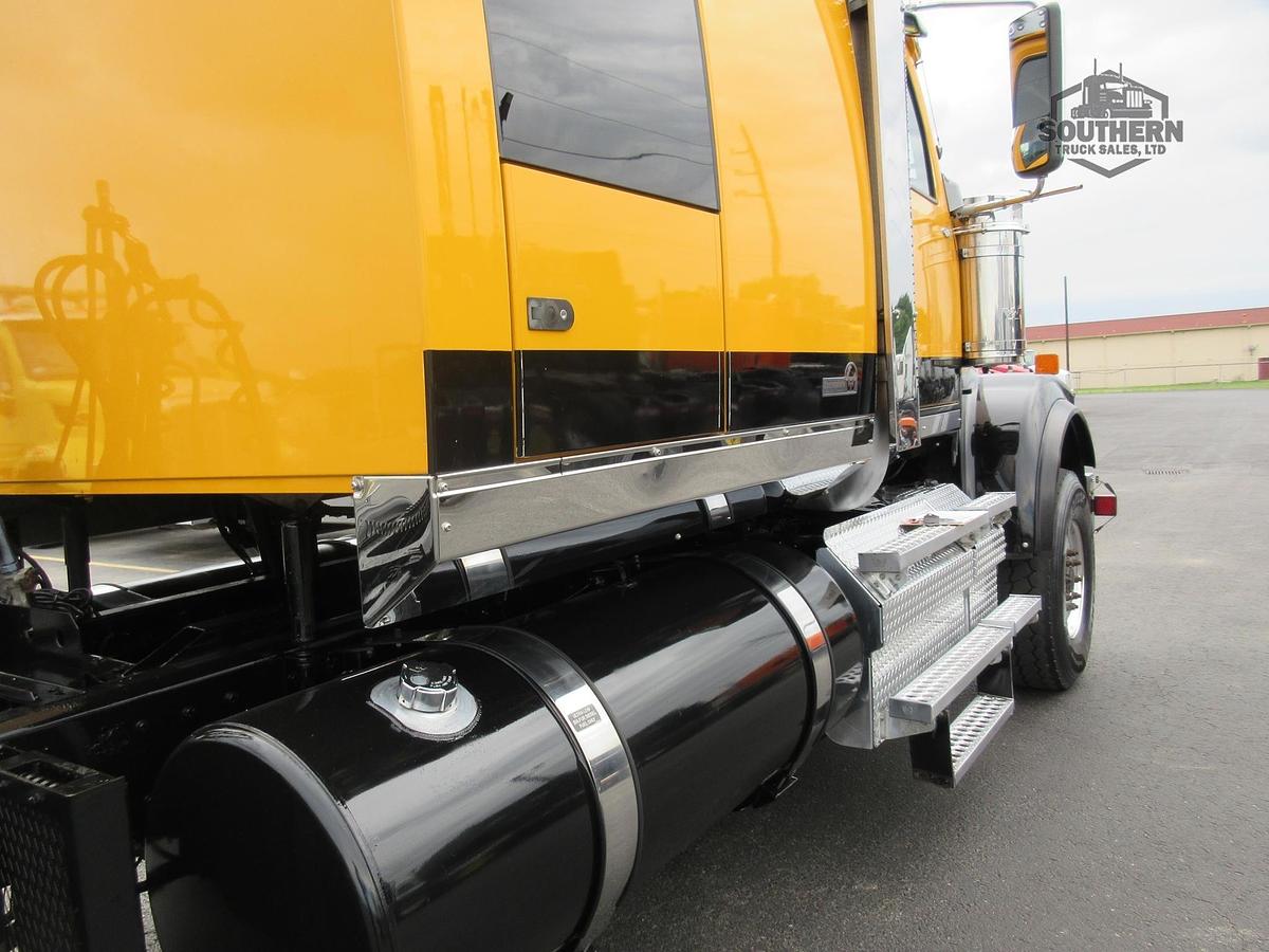 Used 2018 WESTERN STAR 4900