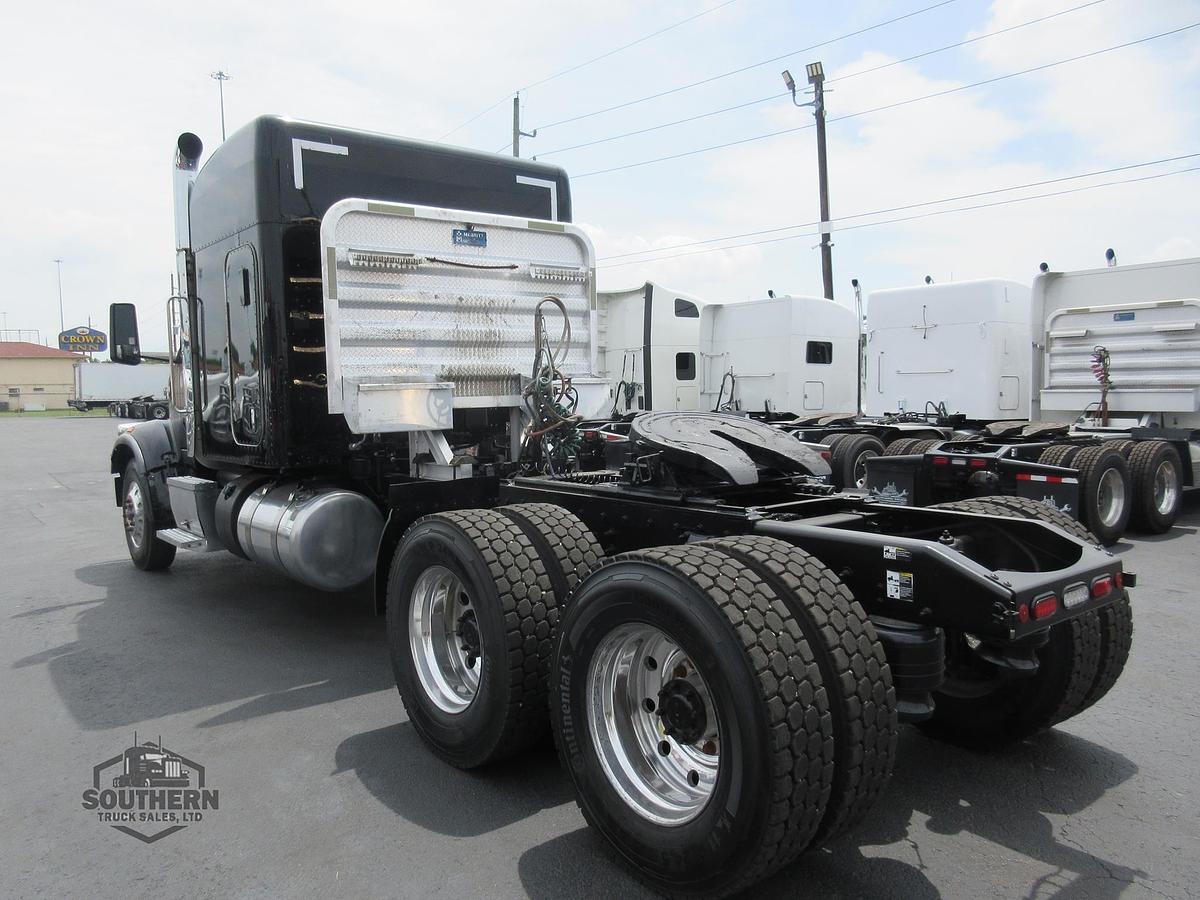 Used 2023 PETERBILT 567