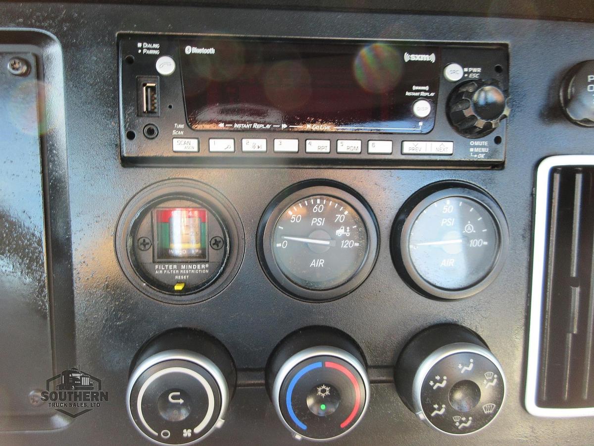 Used 2019 FREIGHTLINER CASCADIA 126