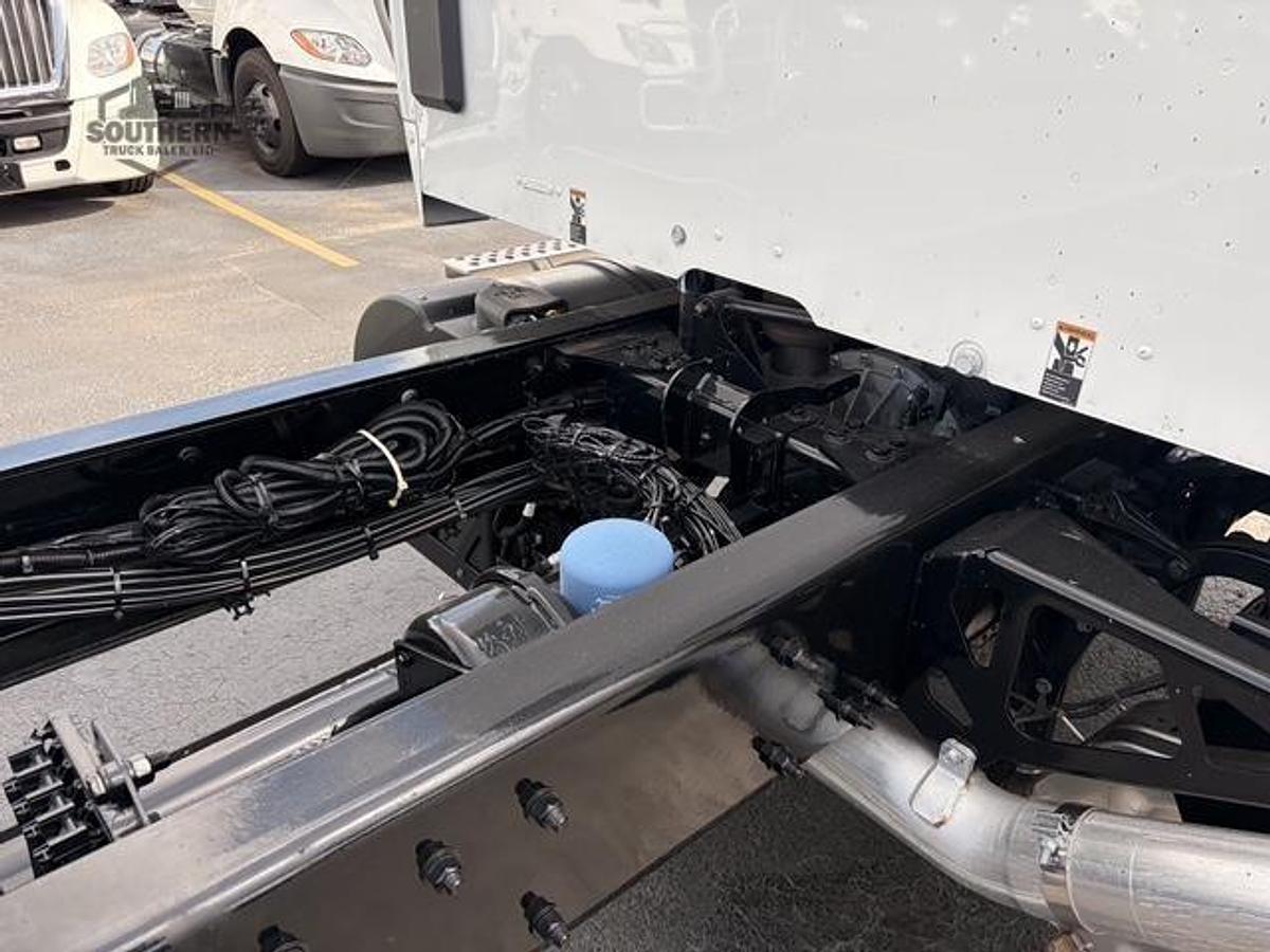 Used 2025 KENWORTH T880