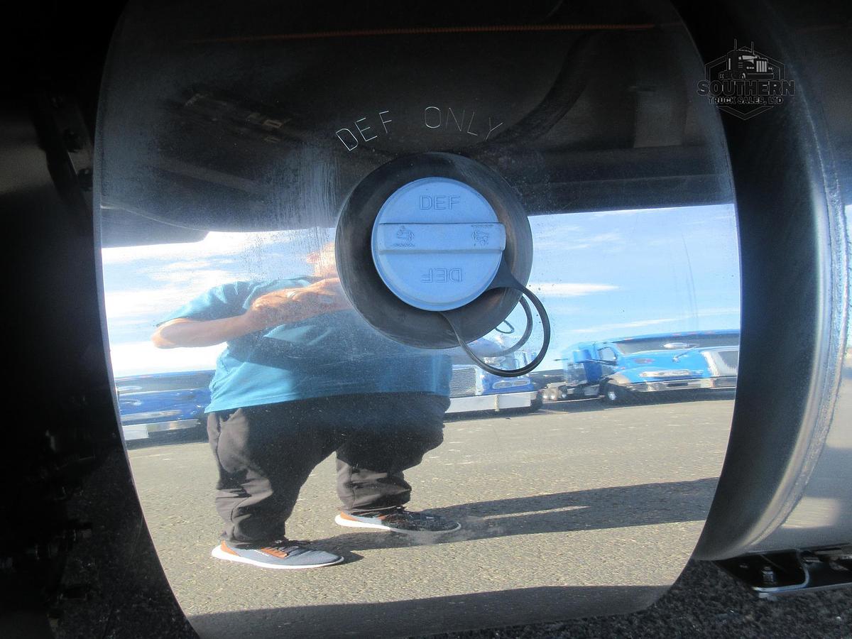 Used 2023 KENWORTH T880