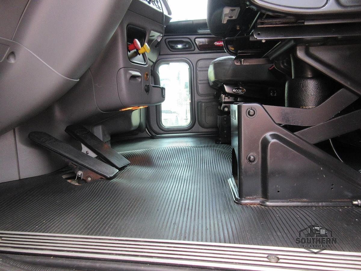 Used 2019 PETERBILT 389