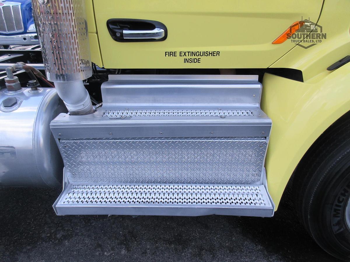 Used 2020 PETERBILT 567