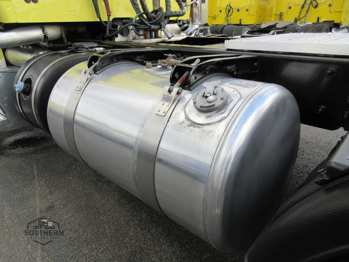 Used 2020 PETERBILT 567