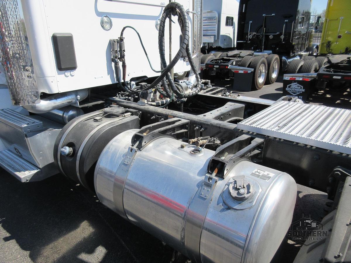Used 2020 PETERBILT 567