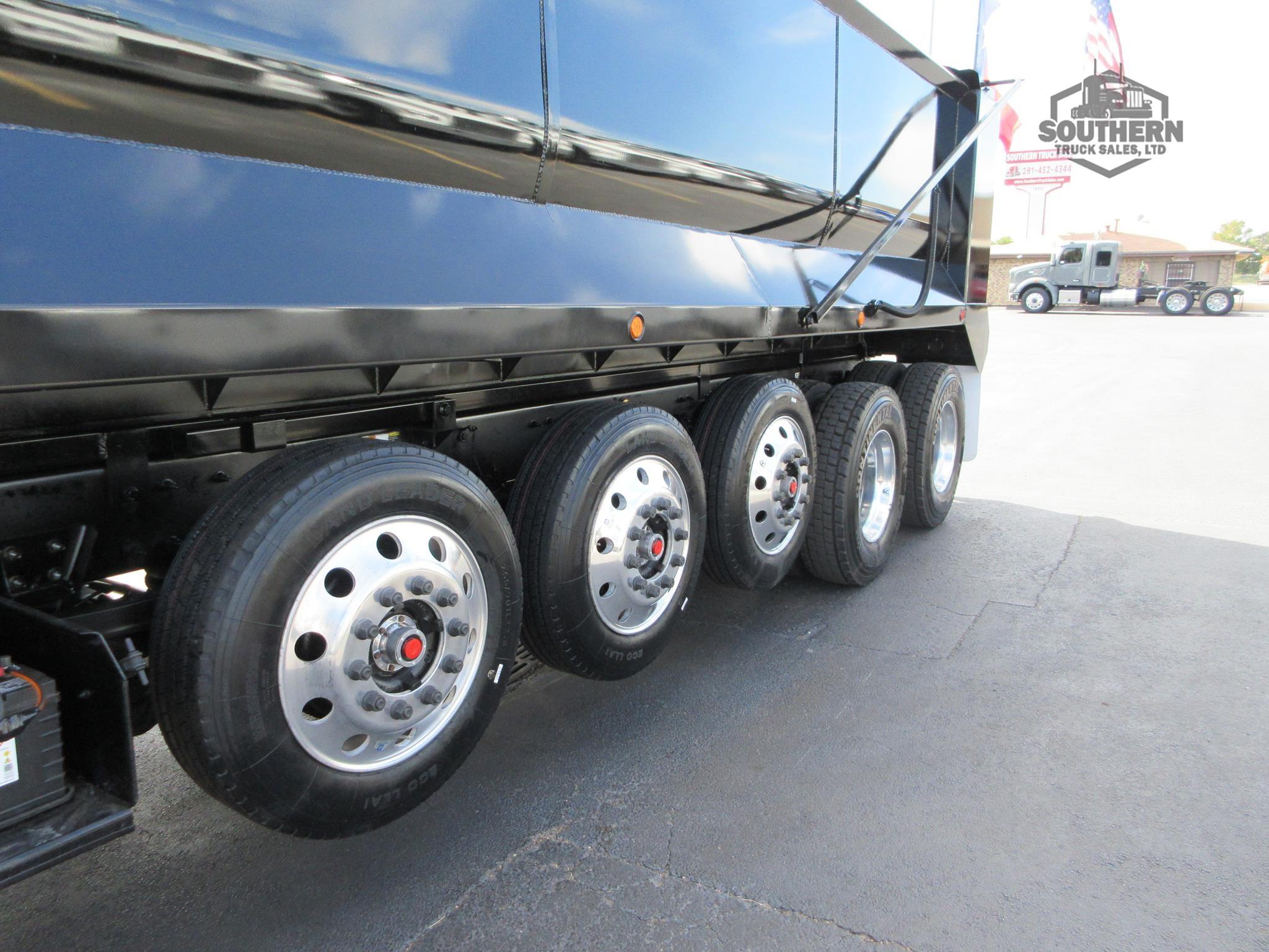 2025 KENWORTH T880