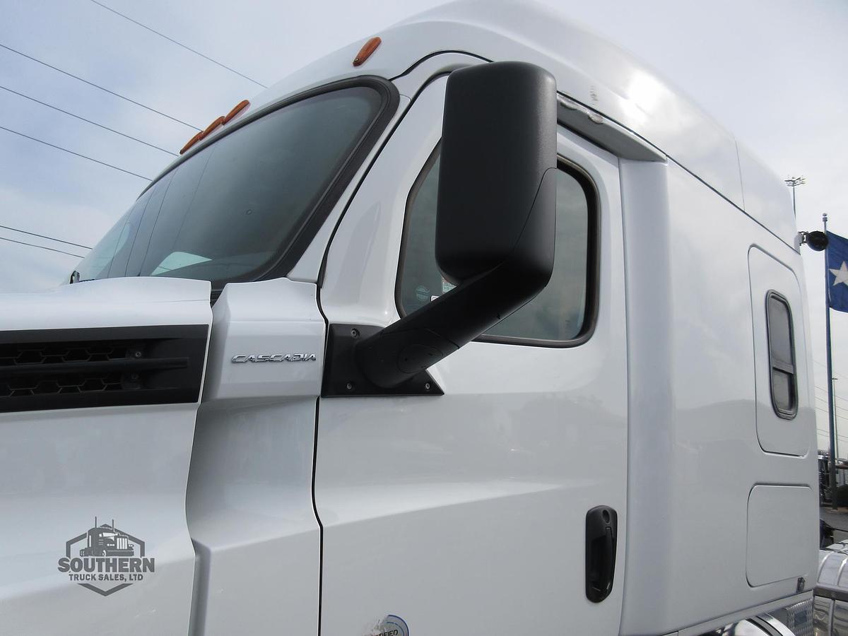 Used 2019 FREIGHTLINER CASCADIA 126