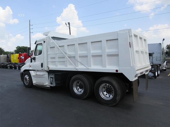 Used 2017 FREIGHTLINER CASCADIA 125