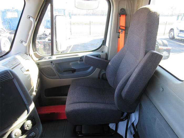 Used 2016 FREIGHTLINER CASCADIA 113