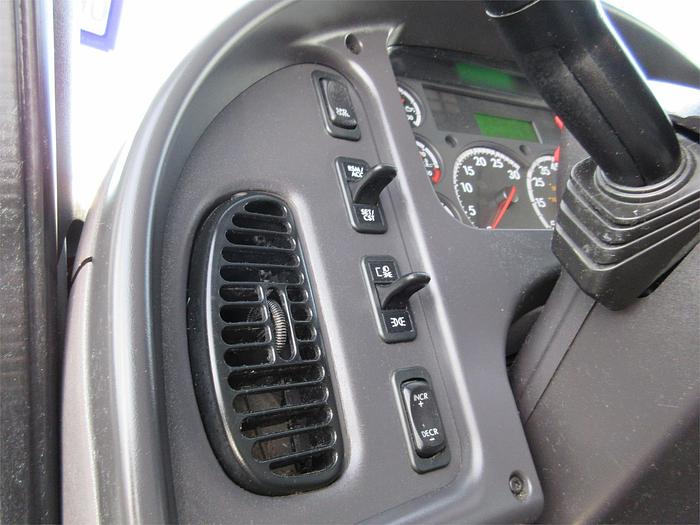 Used 2018 FREIGHTLINER BUSINESS CLASS M2 106