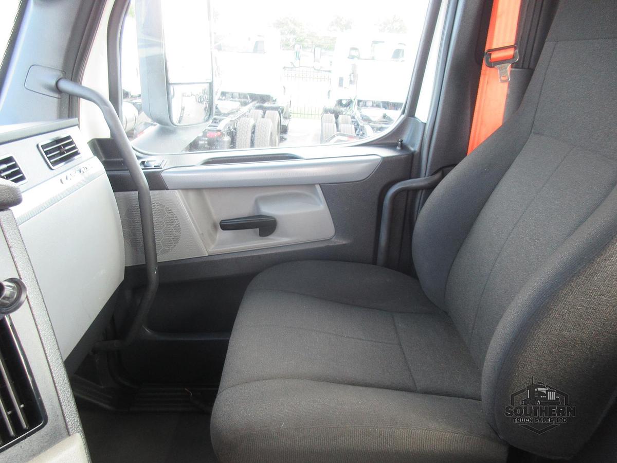 Used 2021 FREIGHTLINER CASCADIA 116