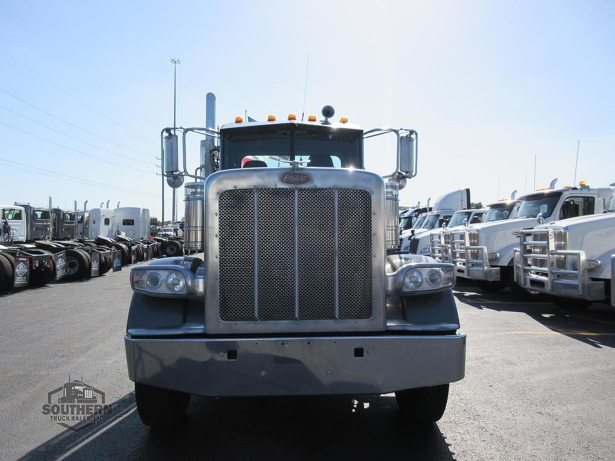 Used 2022 PETERBILT 389