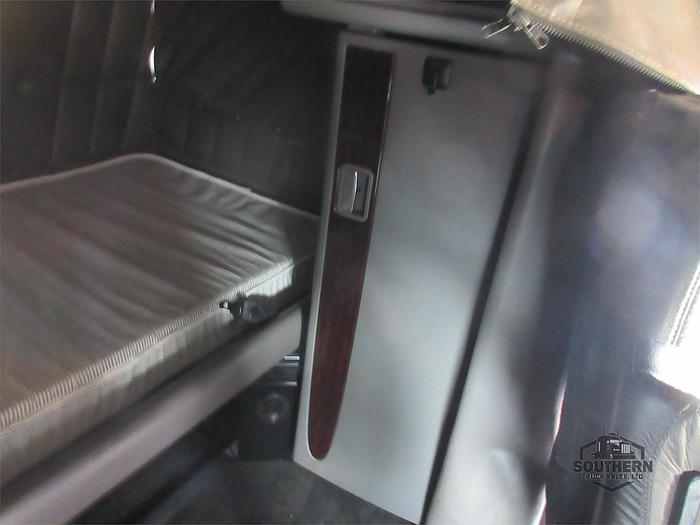 Used 2016 PETERBILT 389