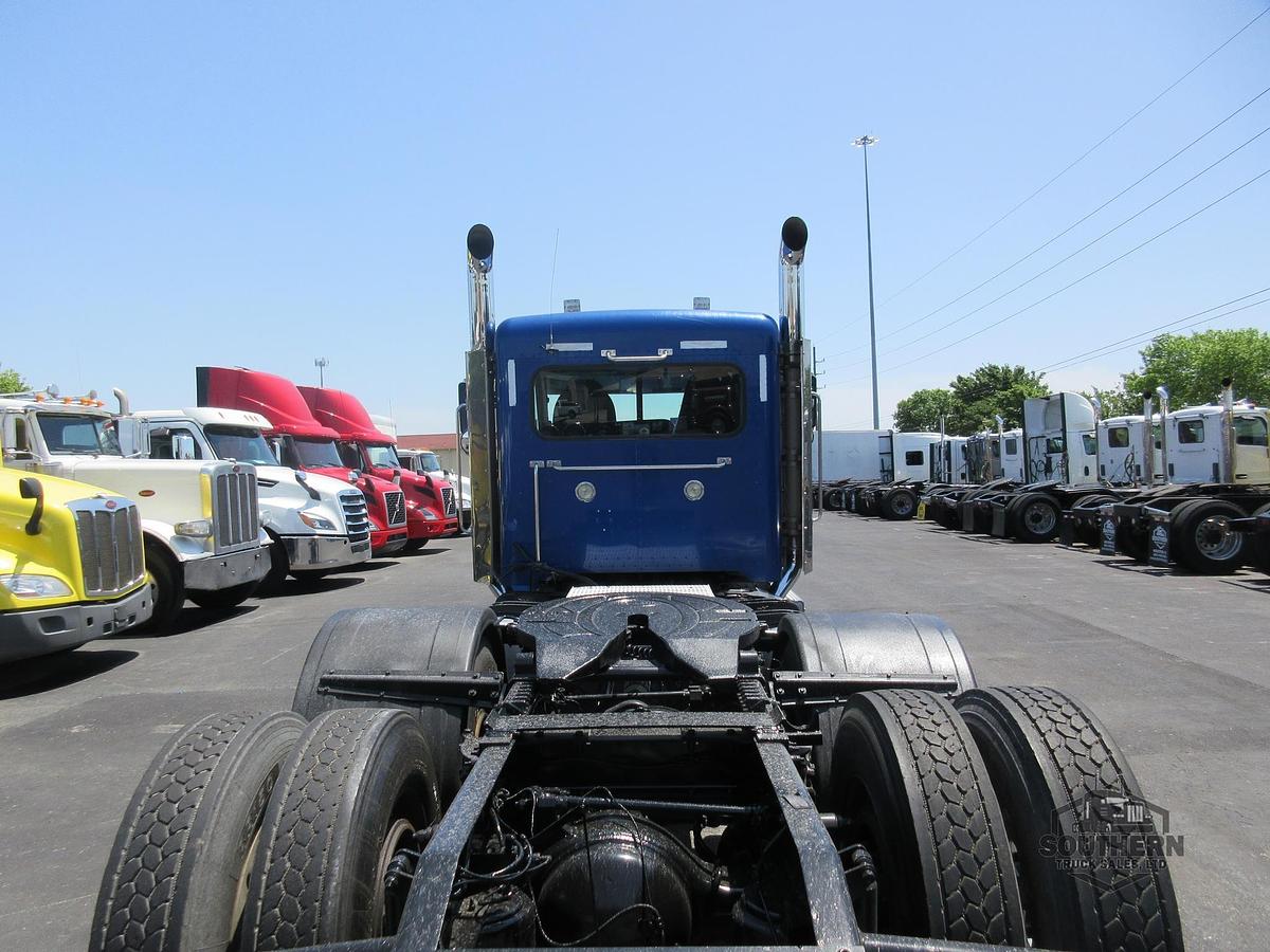 Used 2015 PETERBILT 389