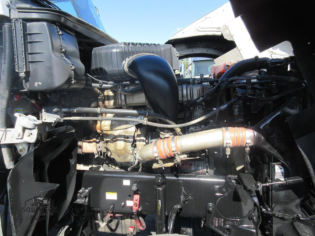 Used 2019 FREIGHTLINER 122SD