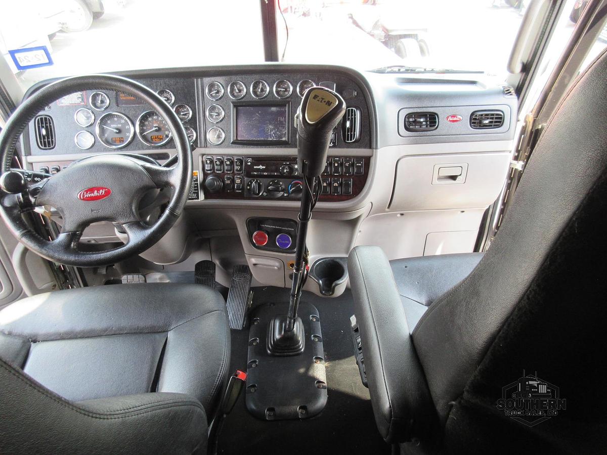 Used 2021 PETERBILT 389