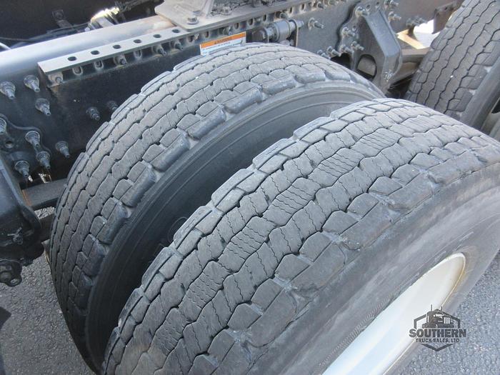 Used 2020 VOLVO VNR64T300