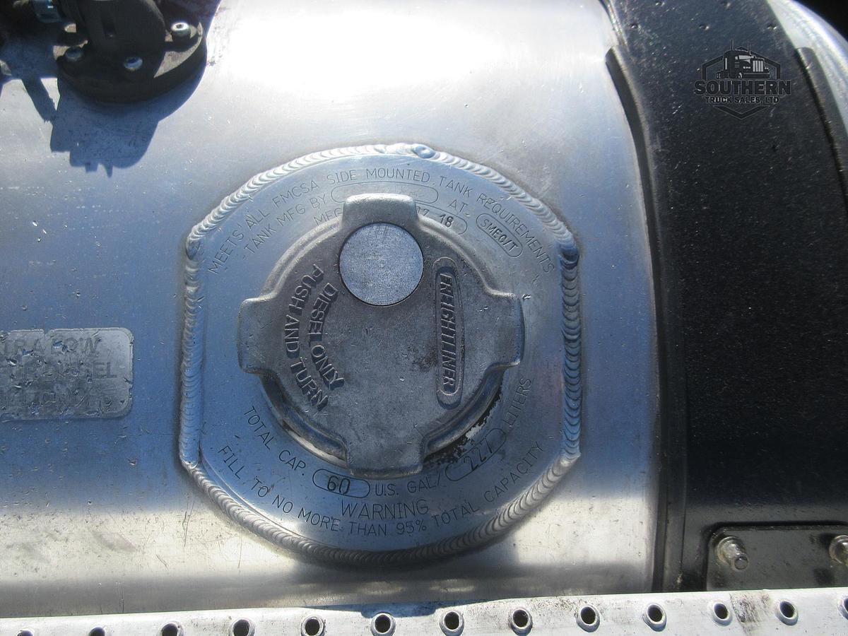 Used 2019 FREIGHTLINER 122SD