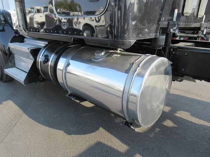 Used 2021 KENWORTH T880