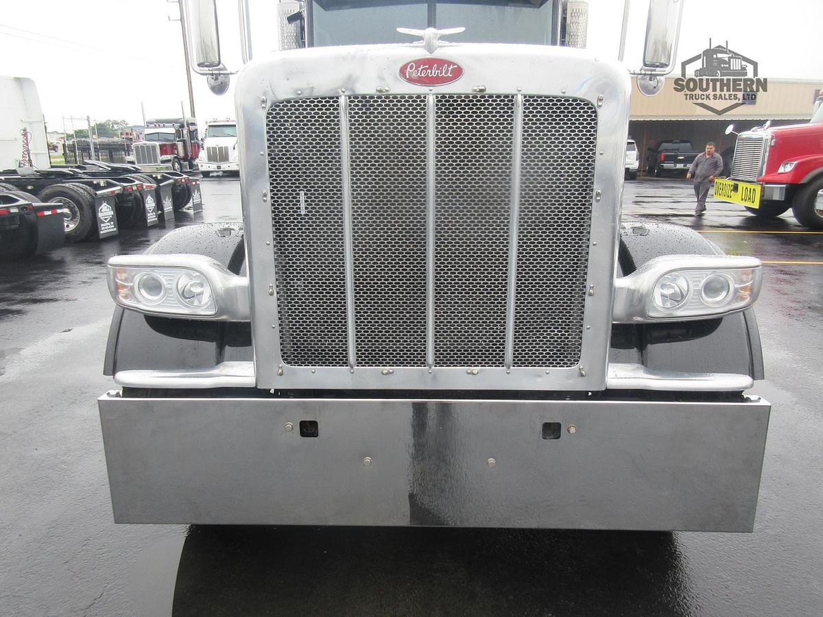 Used 2023 PETERBILT 389