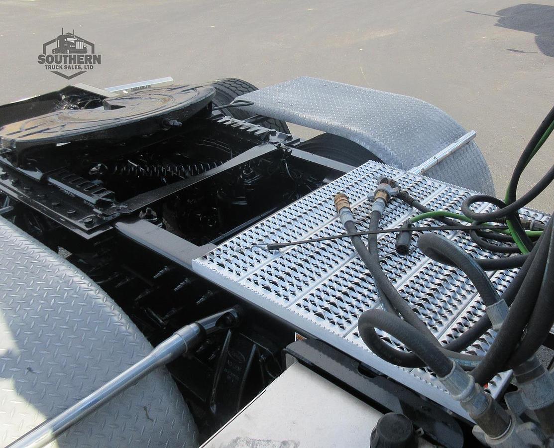 Used 2019 PETERBILT 389