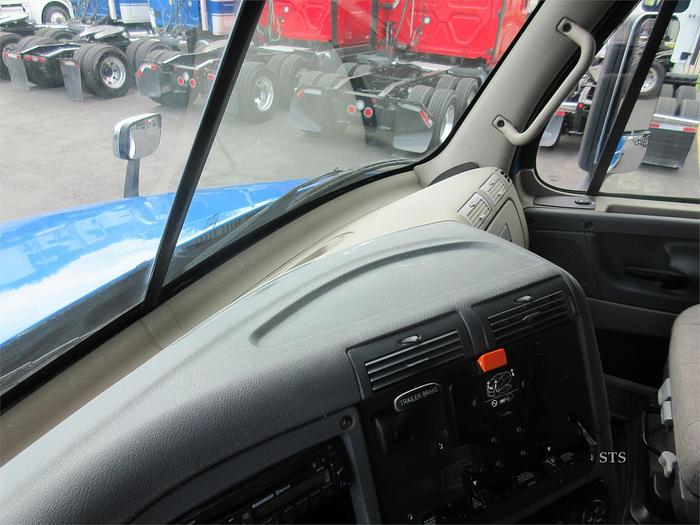 Used 2017 FREIGHTLINER CASCADIA 125