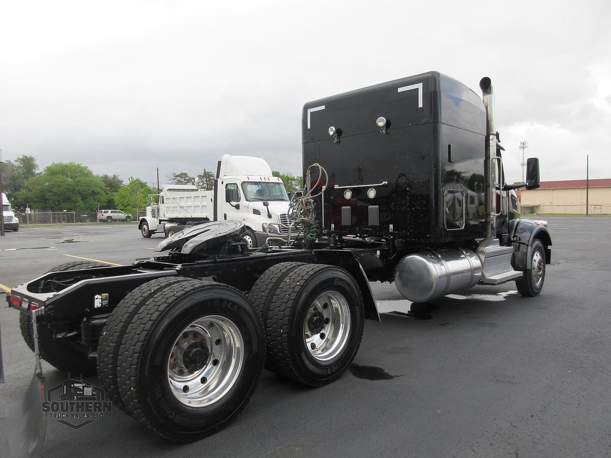 Used 2023 PETERBILT 567