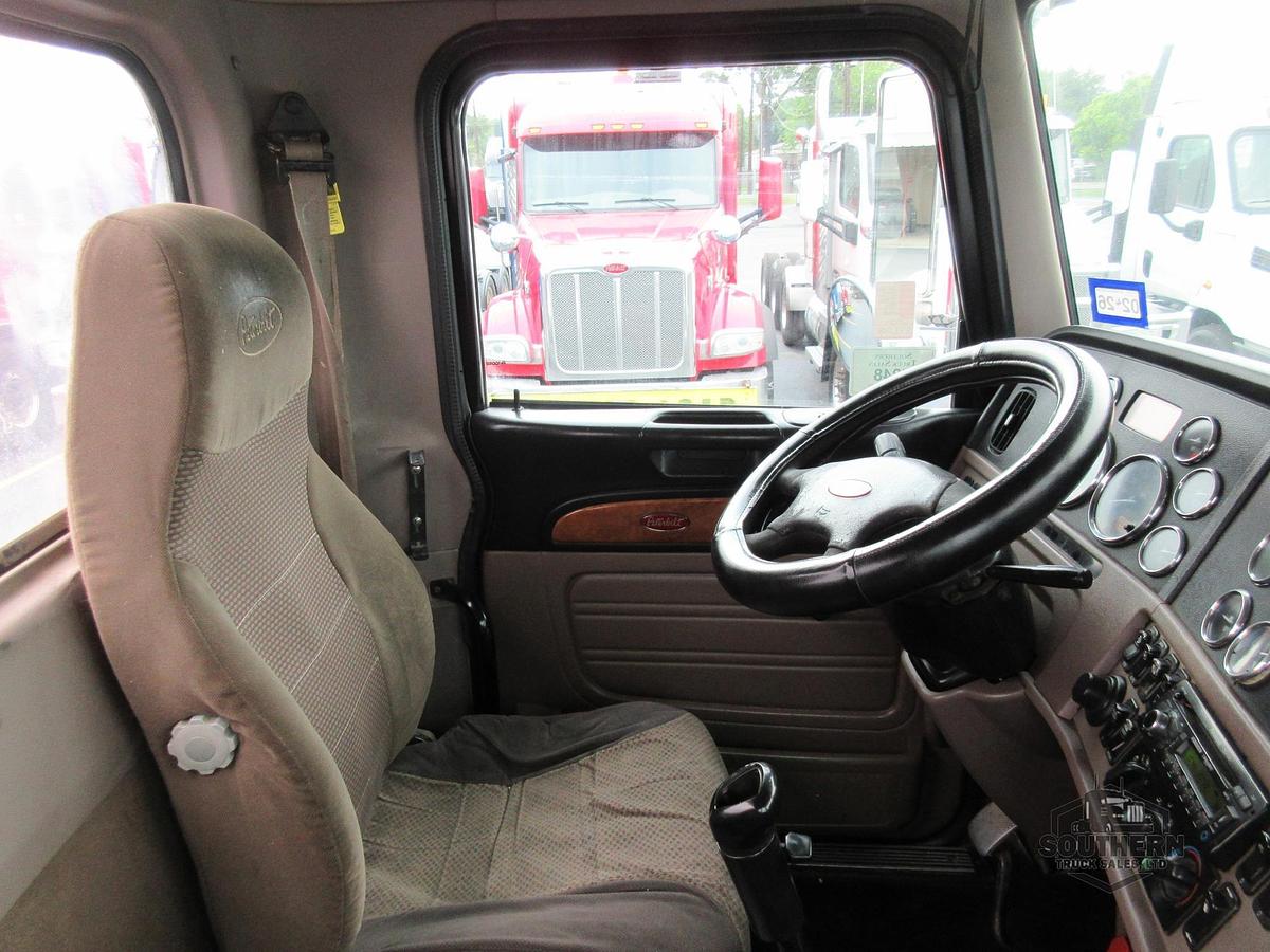 Used 2011 PETERBILT 388
