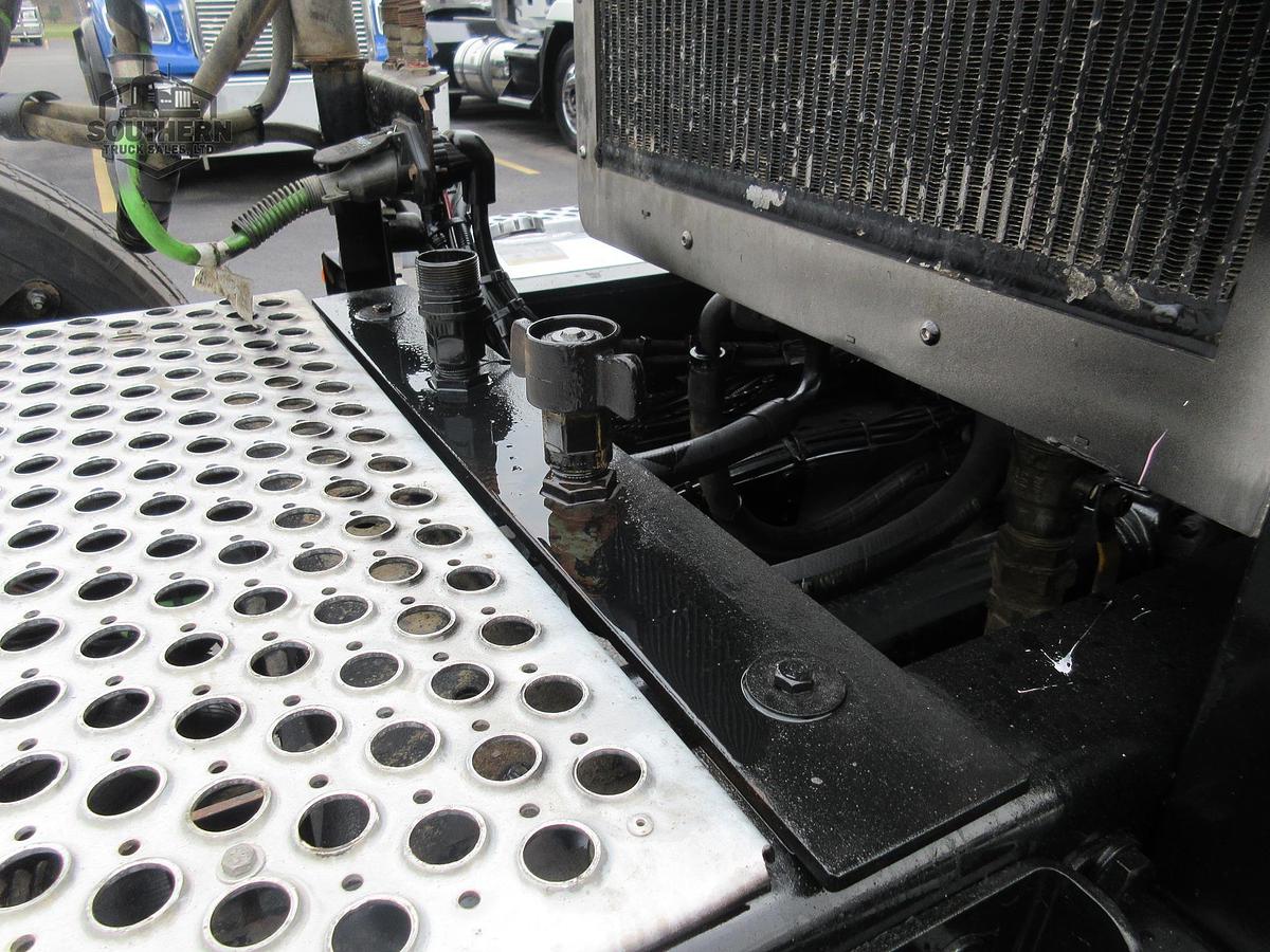 Used 2023 KENWORTH T880