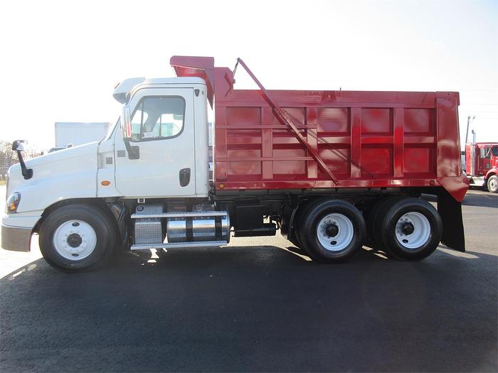 Used 2016 FREIGHTLINER CASCADIA 125