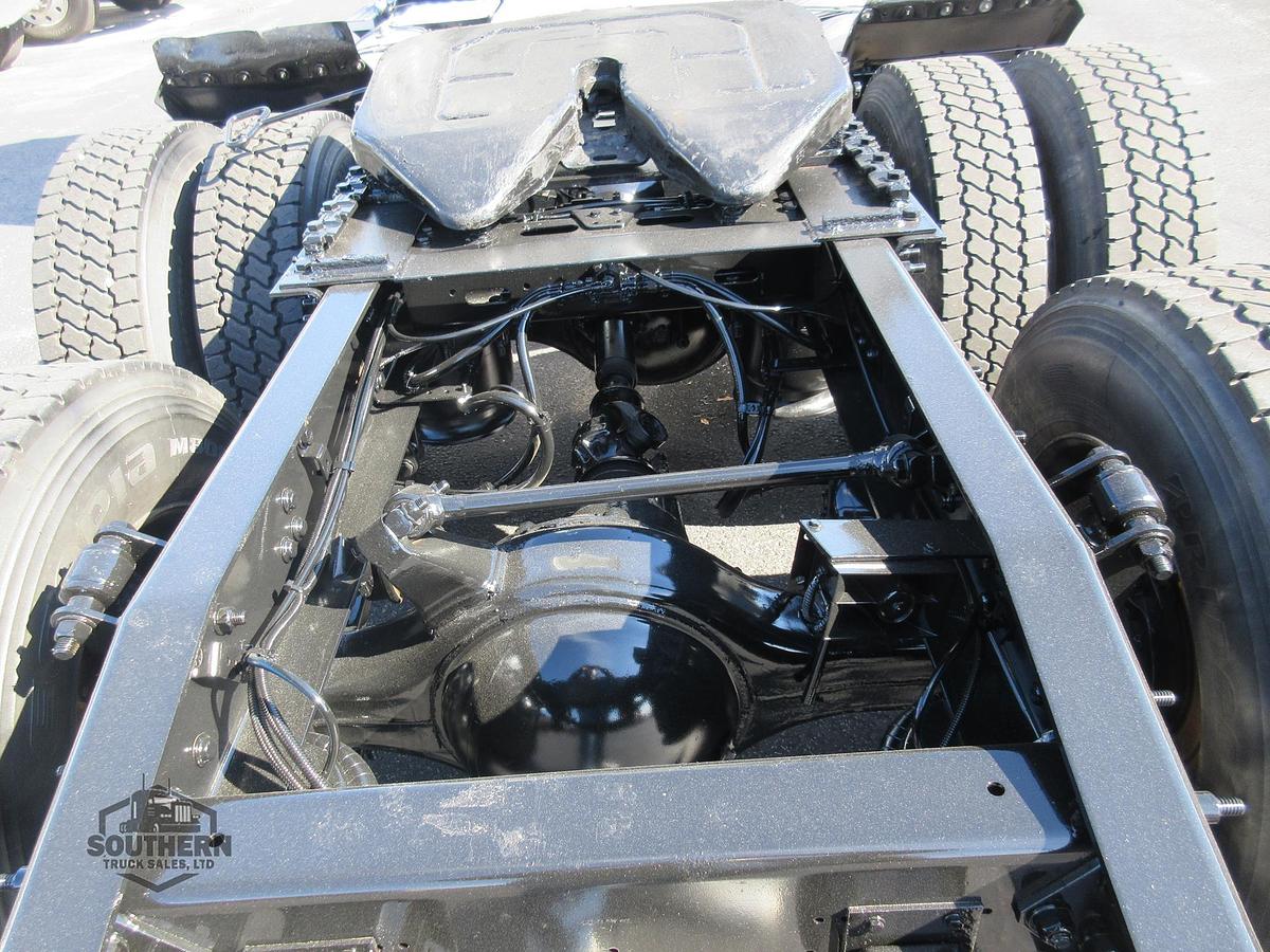 Used 2018 FREIGHTLINER CASCADIA 113