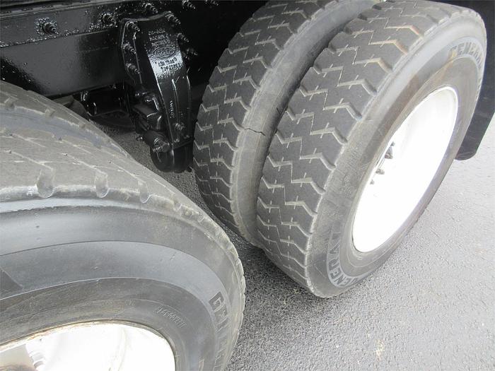 Used 2015 PETERBILT 365