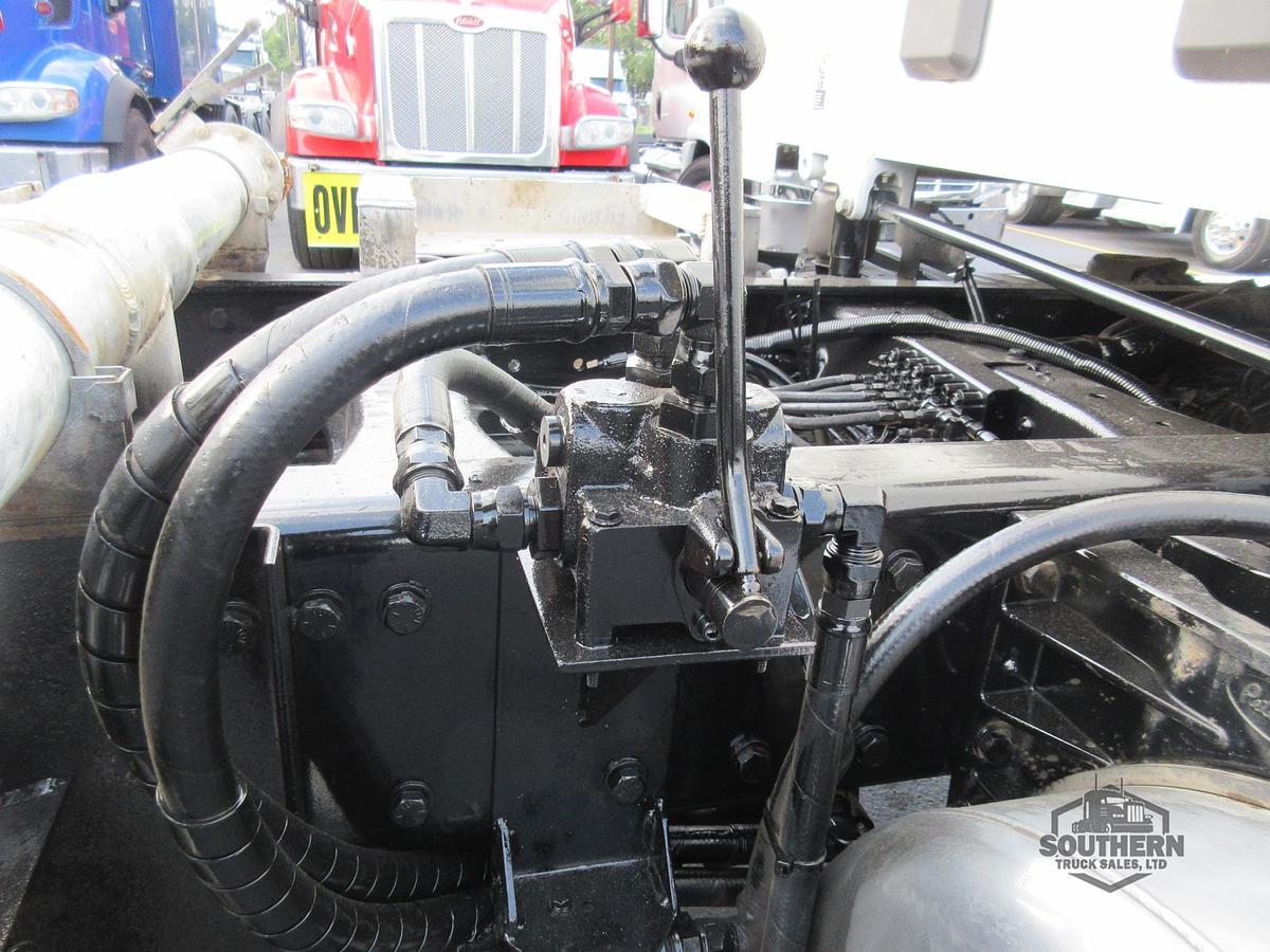 Used 2019 PETERBILT 567