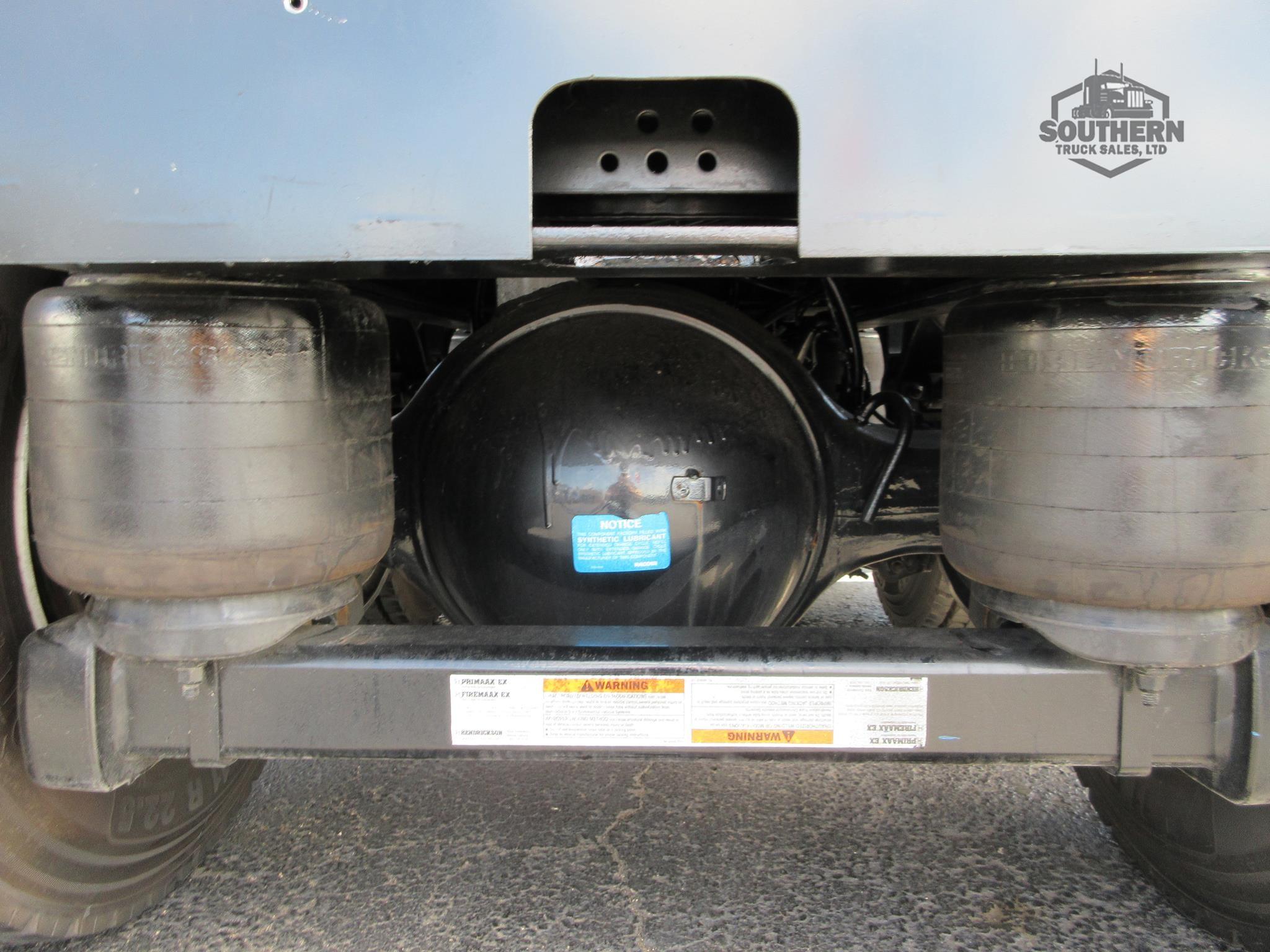 2025 KENWORTH T880
