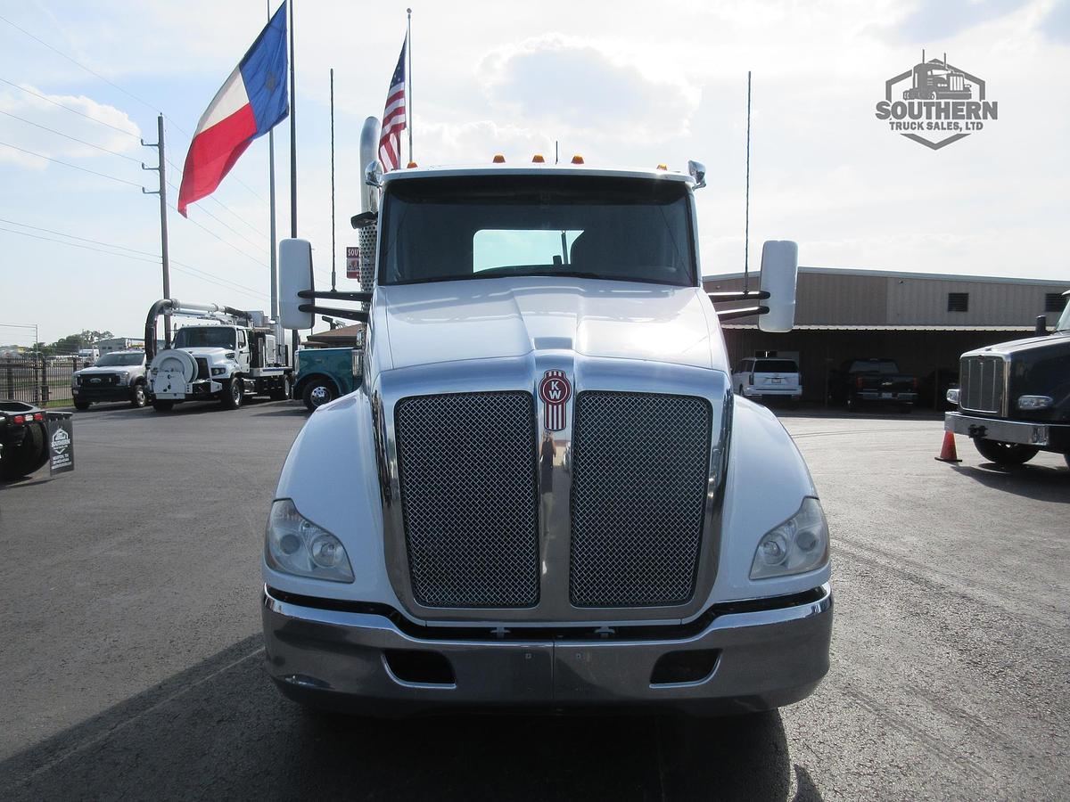Used 2017 KENWORTH T680