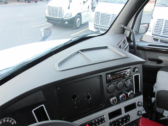 Used 2019 FREIGHTLINER CASCADIA 126