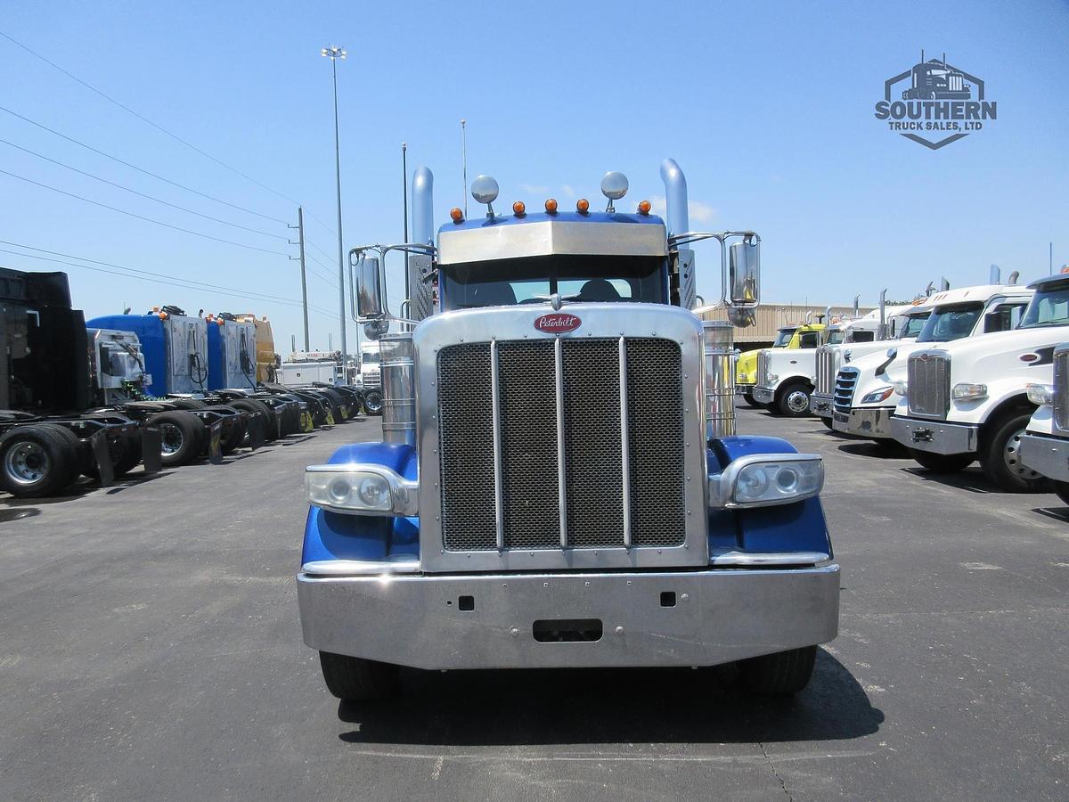 Used 2015 PETERBILT 389