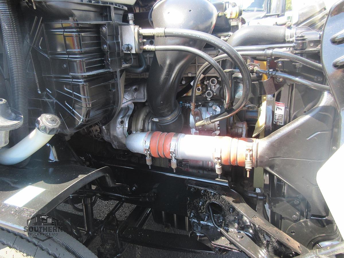 Used 2019 FREIGHTLINER CASCADIA 113