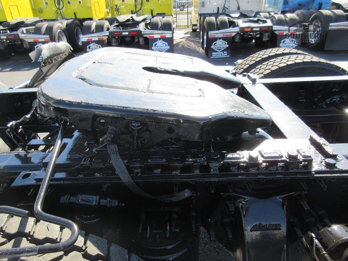 Used 2018 FREIGHTLINER CASCADIA 113