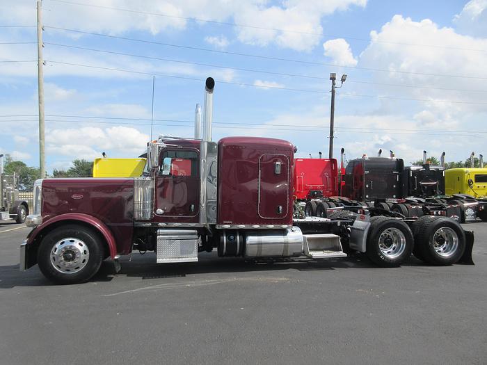 Used 2019 PETERBILT 389