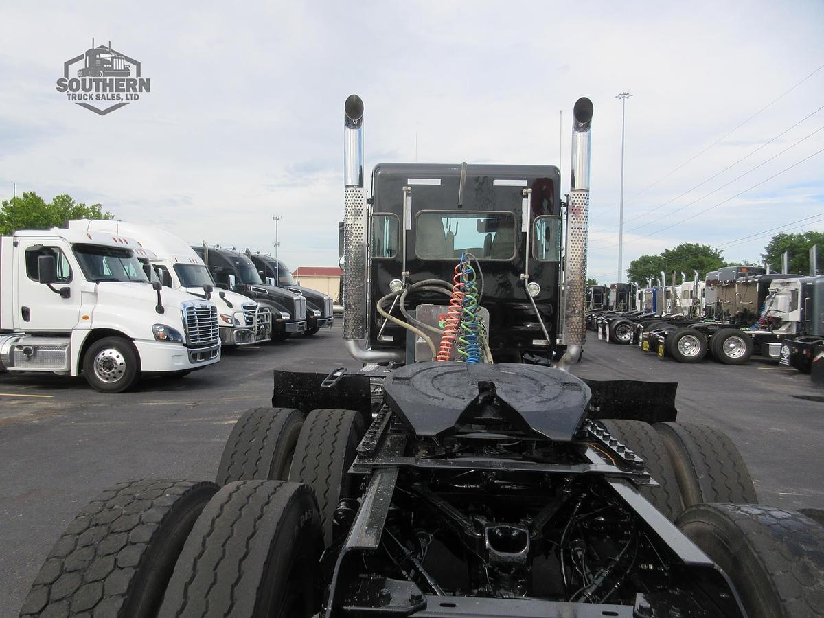 Used 2023 KENWORTH W900