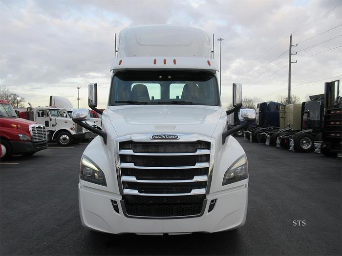 Used 2019 FREIGHTLINER CASCADIA 126