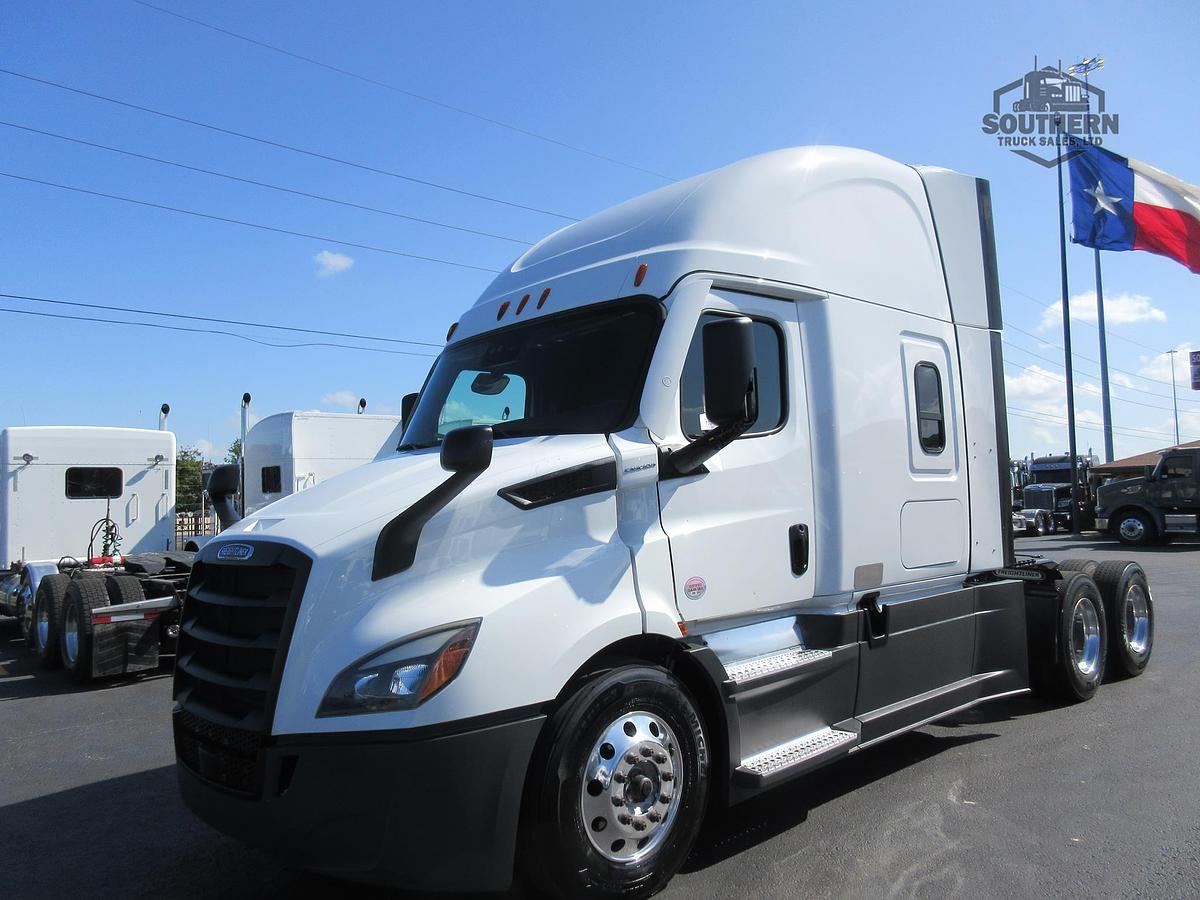Used 2022 FREIGHTLINER CASCADIA 116