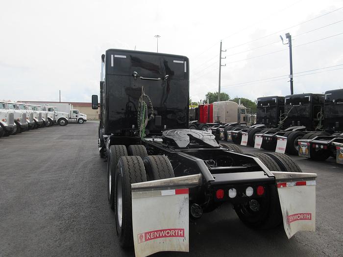 Used 2021 KENWORTH T880